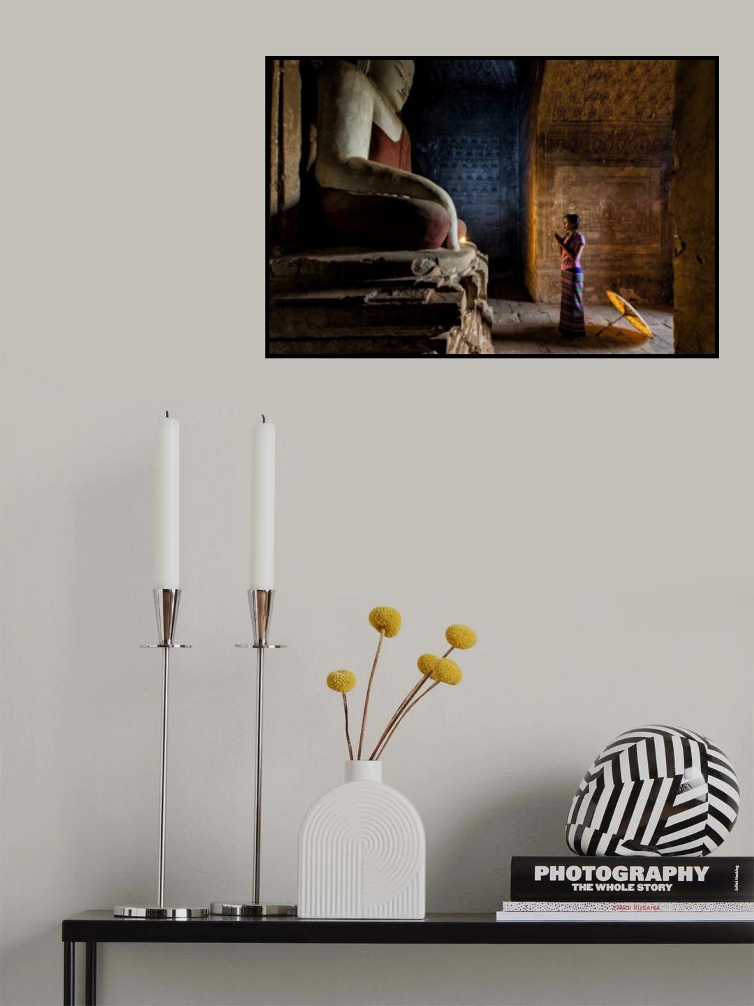 Young lady and umbrella in pagoda Poster och Canvastavla