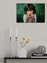 The Child with Tomato Poster och Canvastavla
