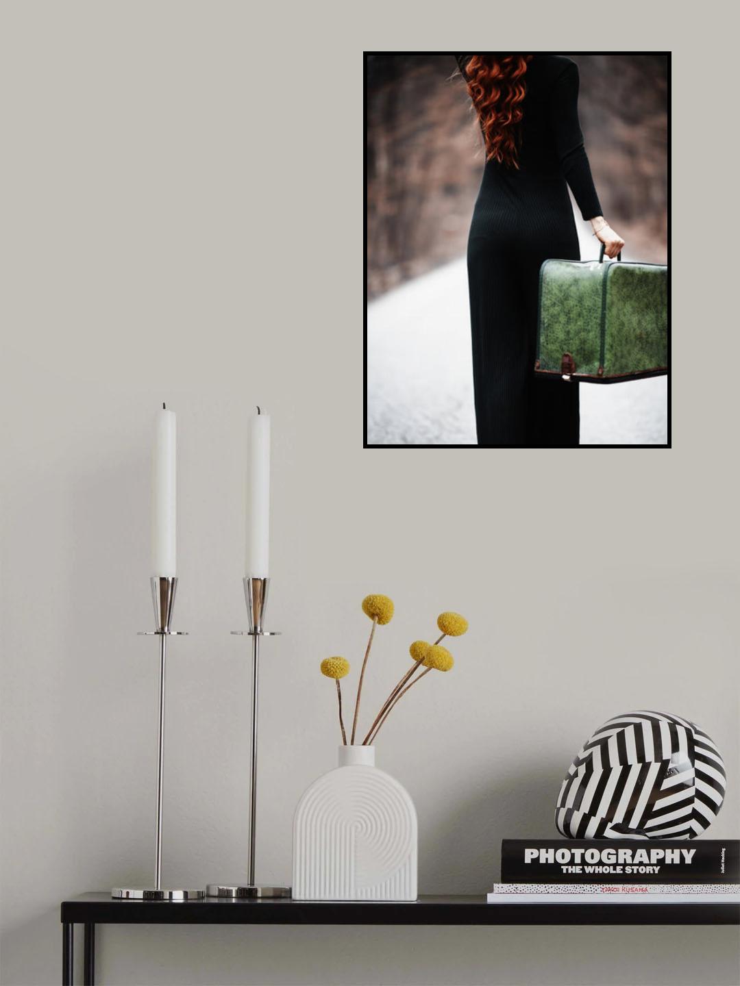 woman with a suitcase Poster och Canvastavla