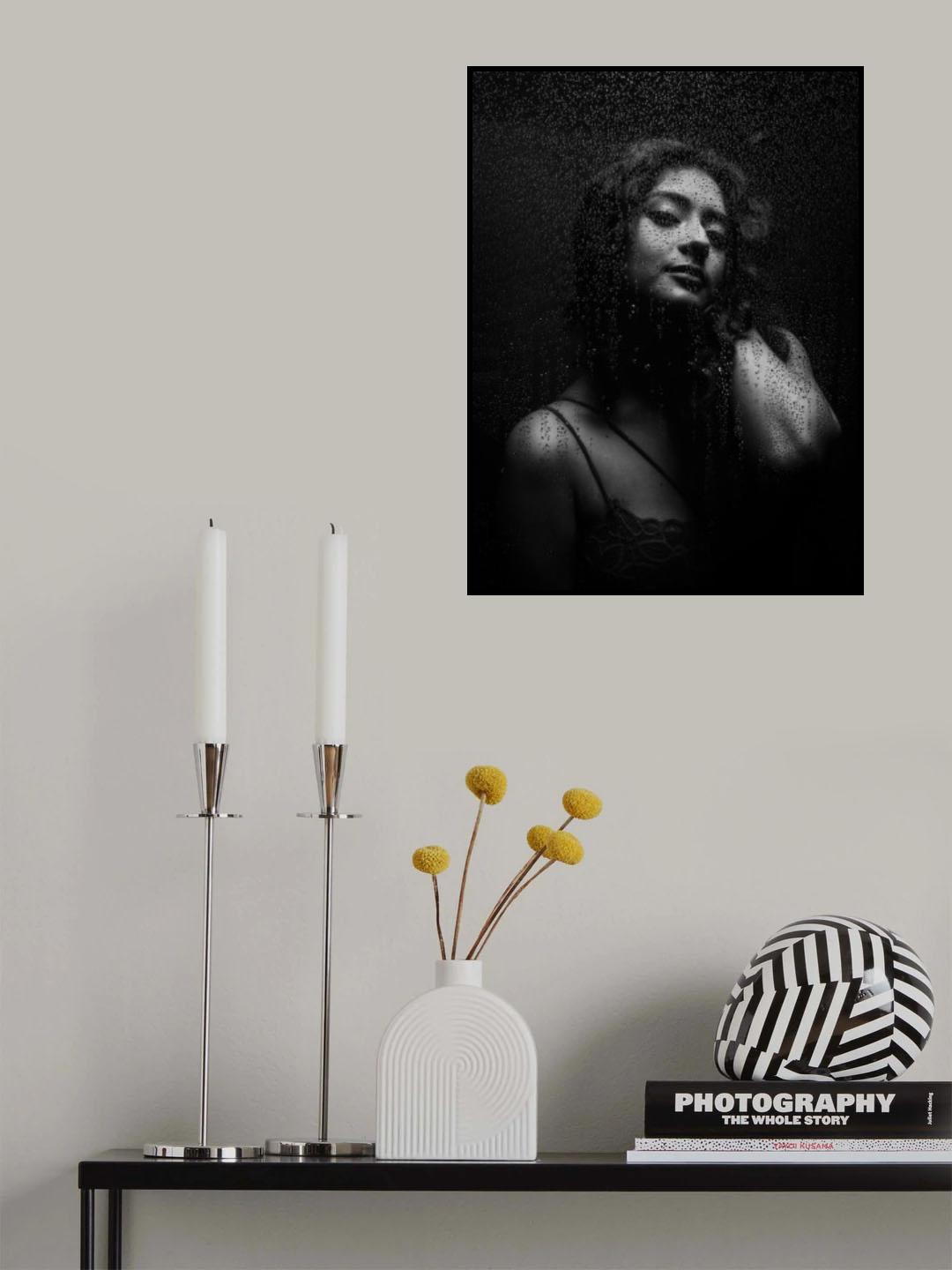 BEAUTY BEHIND WET GLASS Poster och Canvastavla