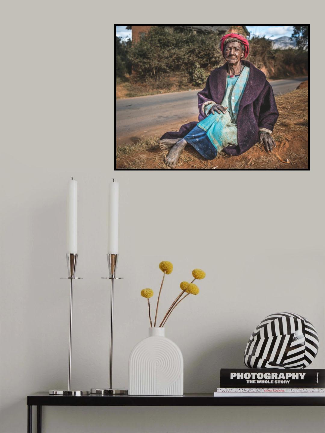 The elderly lady and her dignity Poster och Canvastavla