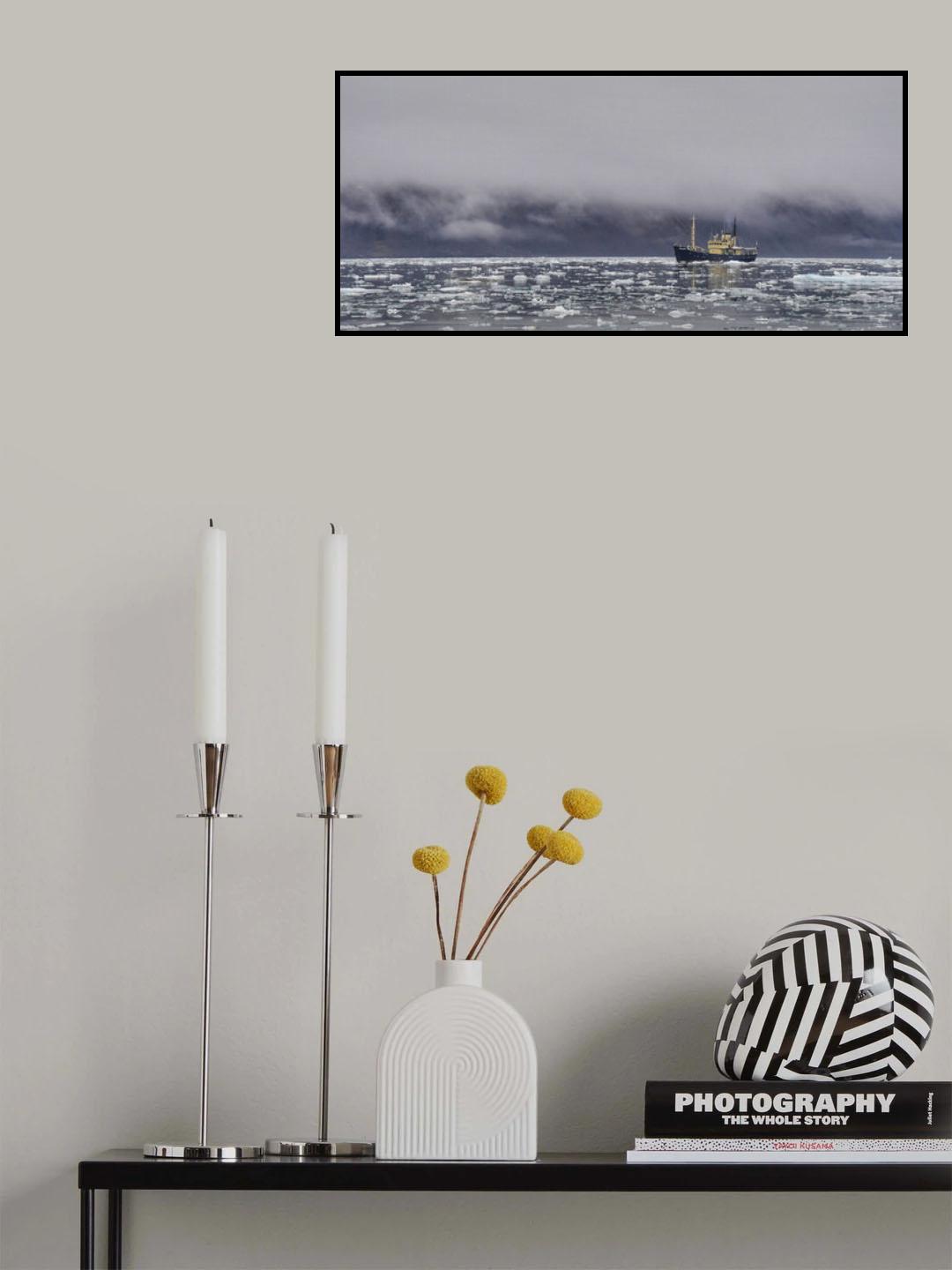 The exploration ship Poster och Canvastavla