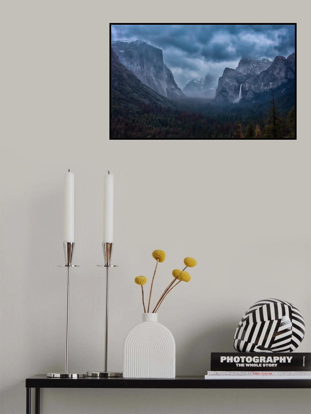 Amidst A Thunderstorm Poster och Canvastavla