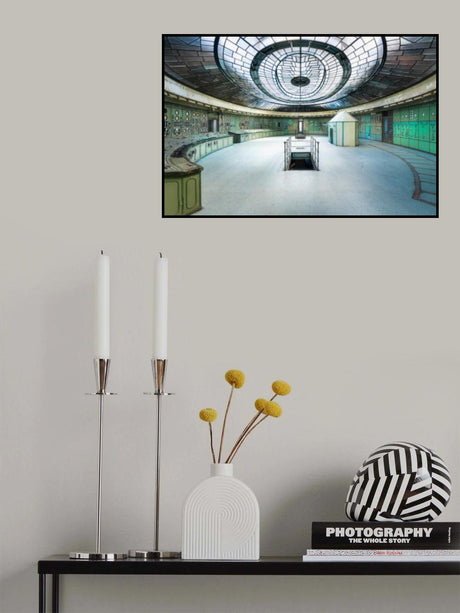 Abandoned Art Deco Control Room Poster och Canvastavla