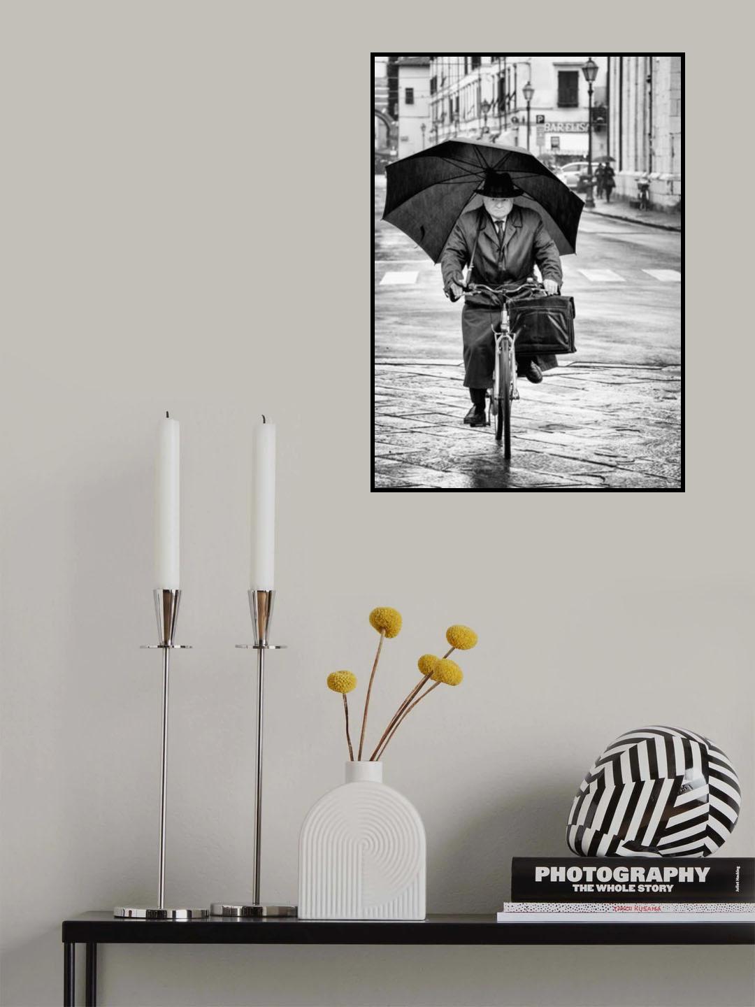 Pedaling in the rain Poster och Canvastavla