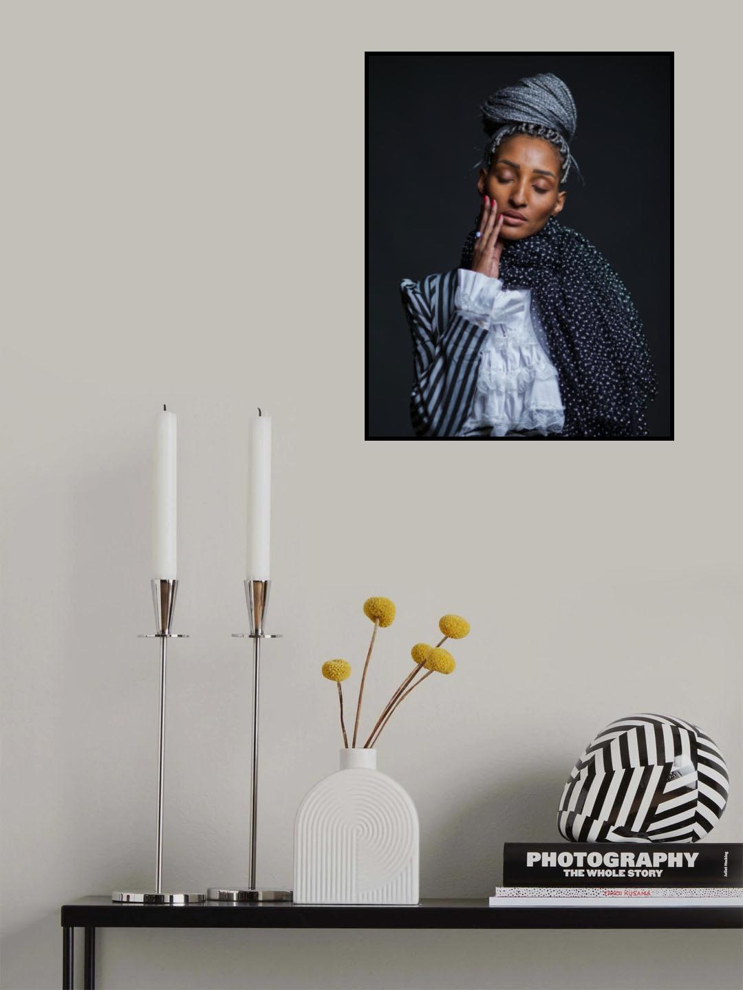 Closing her eyes. Poster och Canvastavla