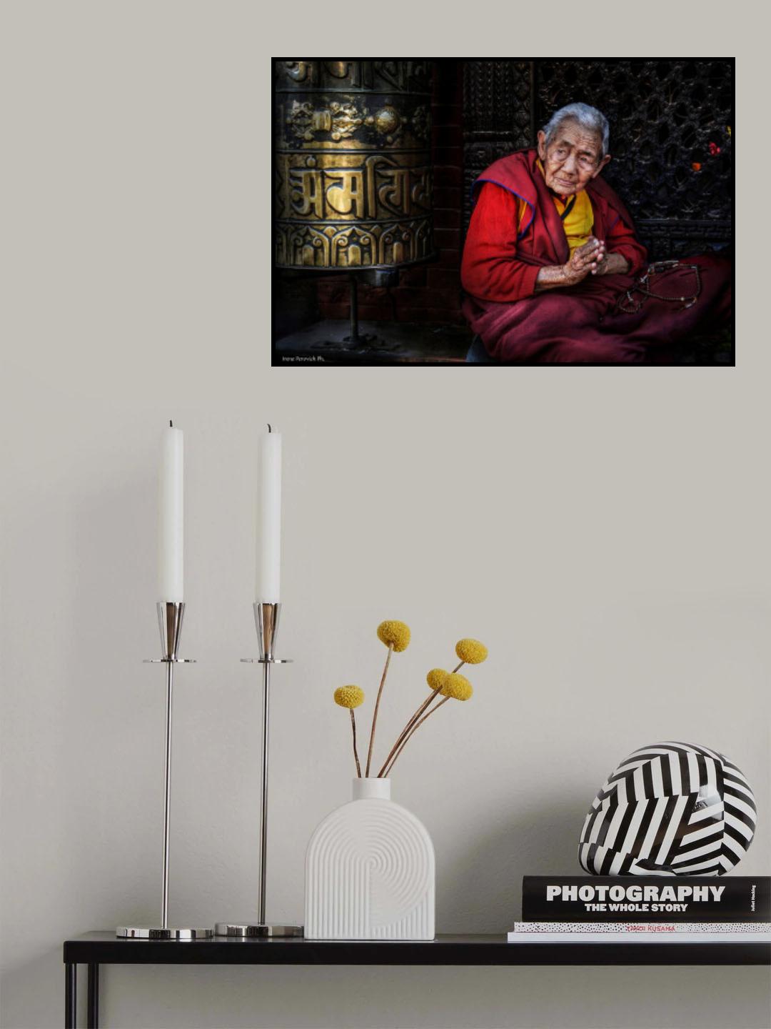 Old Nepalese nun Poster och Canvastavla