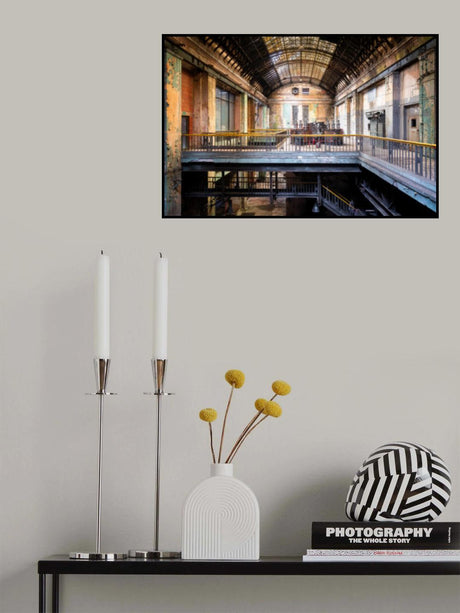 Industrial Hall in Decay Poster och Canvastavla