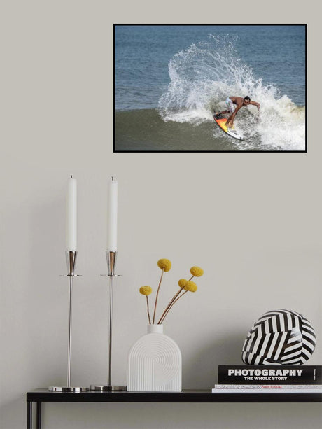 Surfing at Chennai Poster och Canvastavla