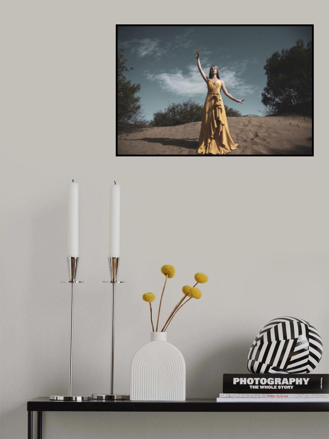 woman in yellow dress Poster och Canvastavla