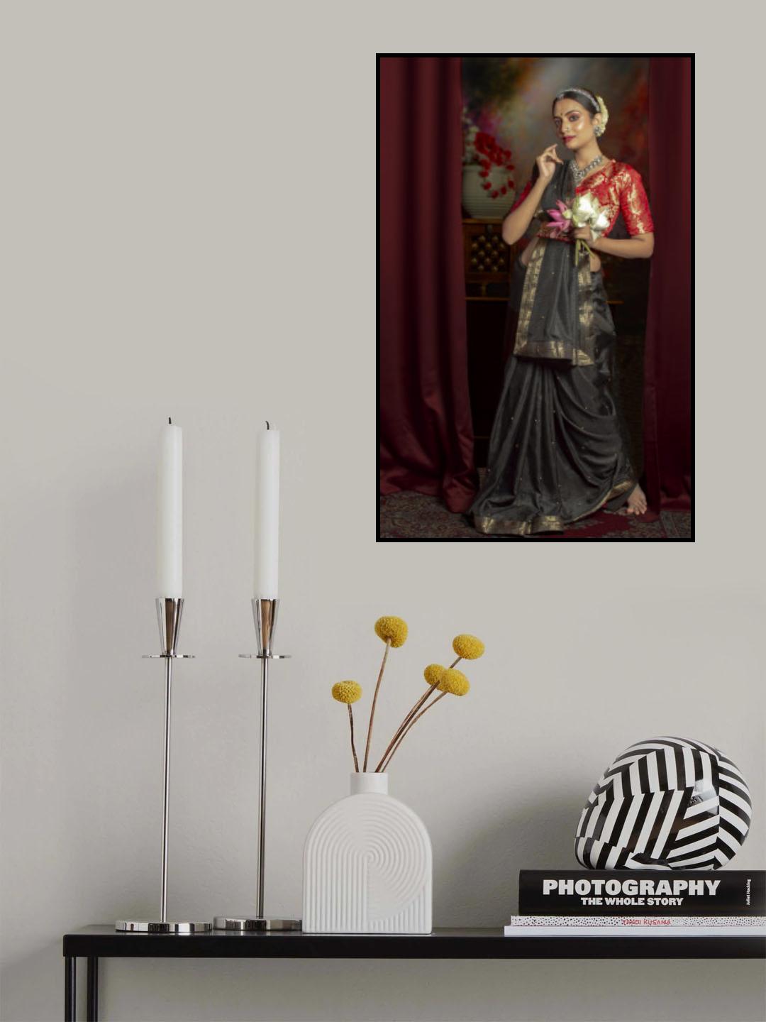 LADY BY THE CURTAIN Poster och Canvastavla