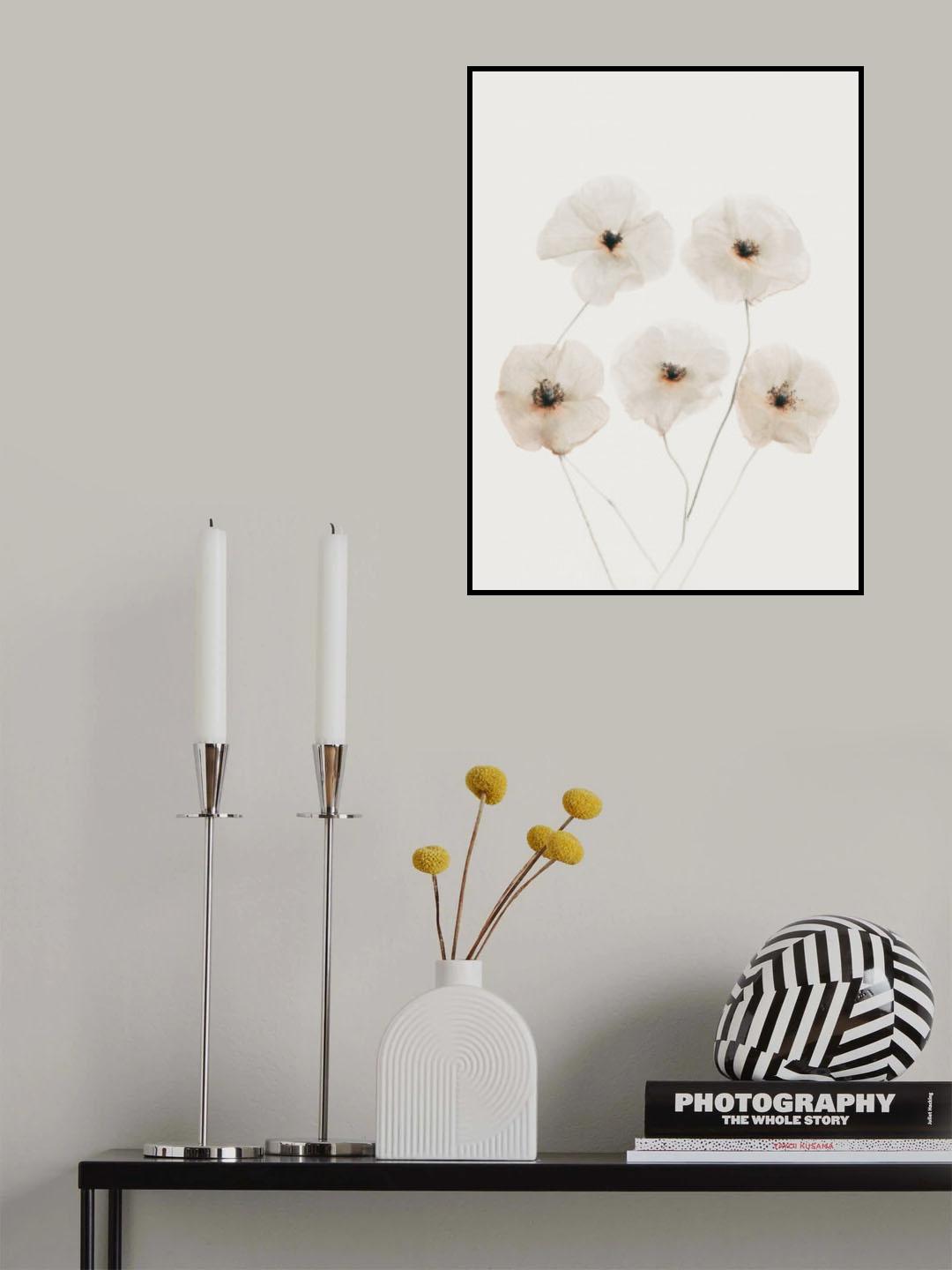 Beige Delicate Flowers Poster och Canvastavla