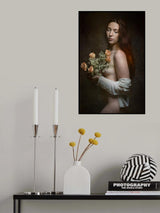 das Mädchen mit dem Blumenstraus Poster och Canvastavla