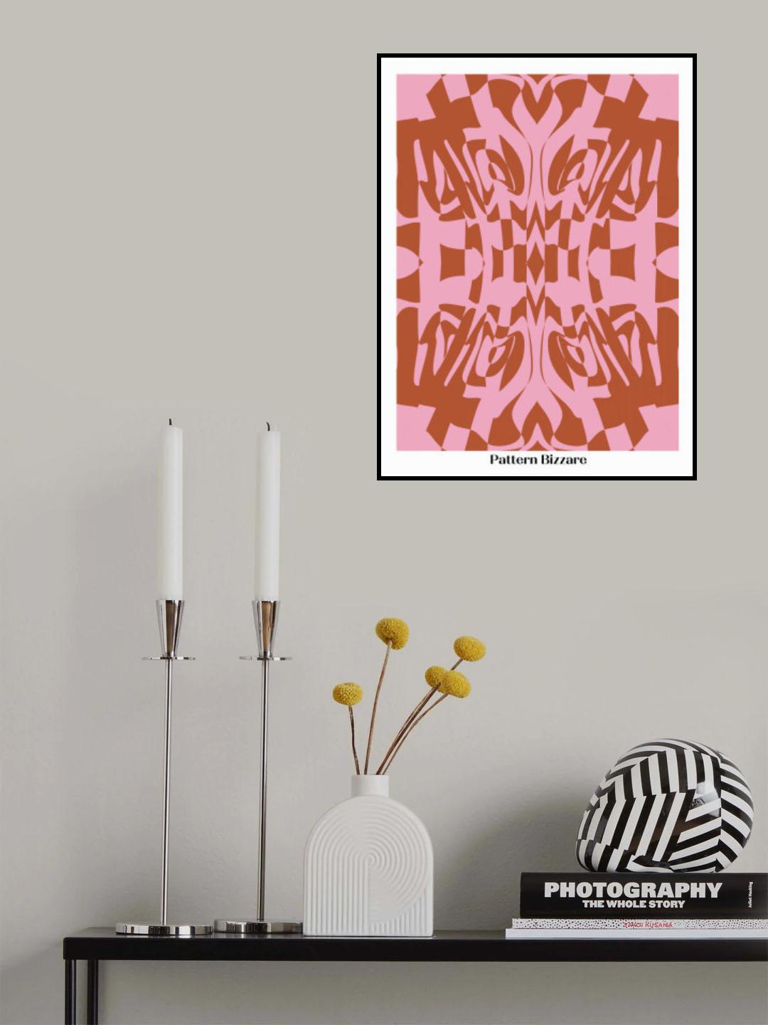 Pattern Bizarre In Warped Maroon Poster och Canvastavla