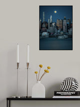 Lunar Elegance over Manhattan Poster och Canvastavla