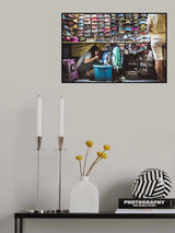 Between two worlds of Thaï sellers. Poster och Canvastavla