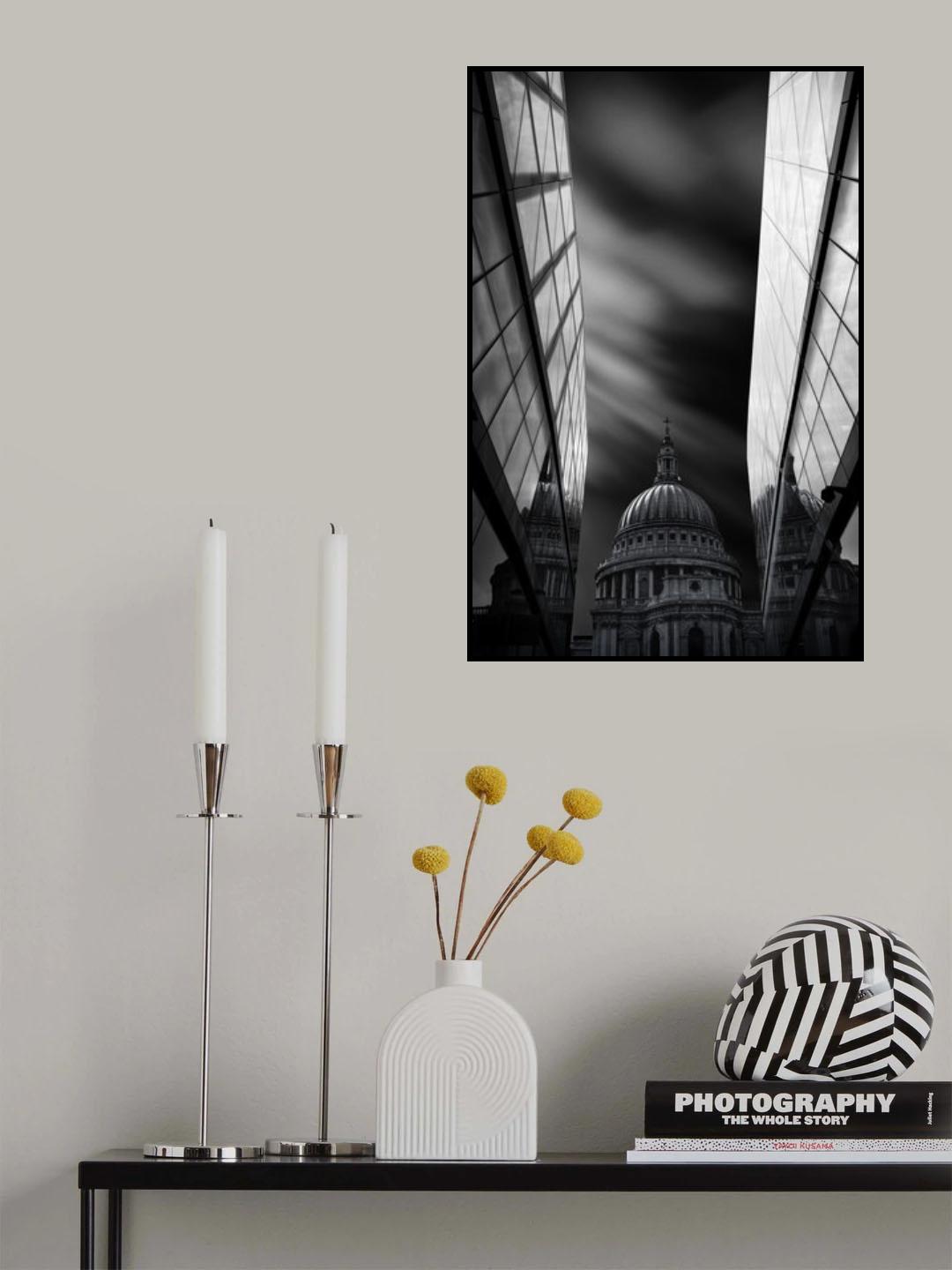 The St Paul's Cathedral in Reflection Poster och Canvastavla