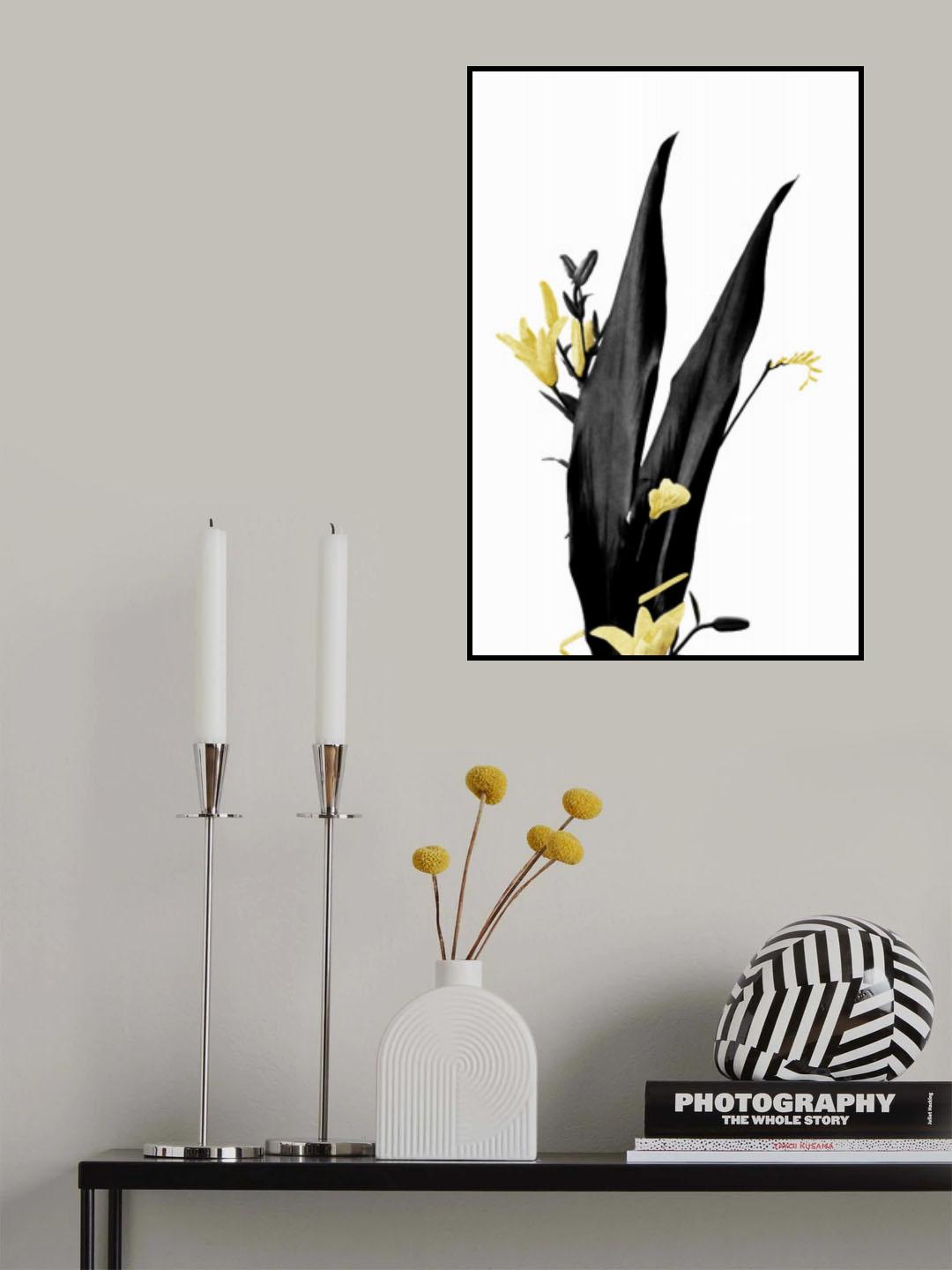Flower Minimal Black and Gold 03 Poster och Canvastavla