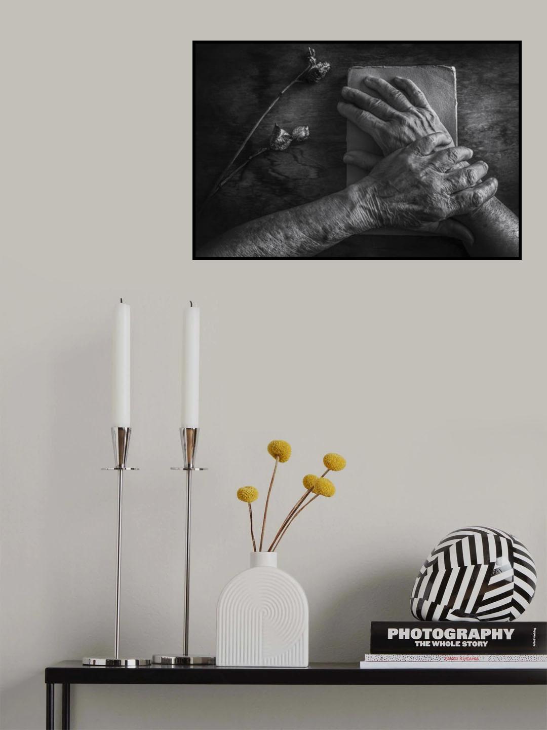 Old hands of my mother Poster och Canvastavla