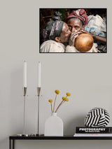 Sharing a calabash Poster och Canvastavla