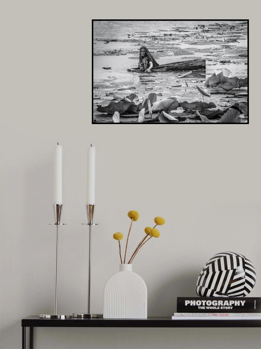 Floating poorness Poster och Canvastavla