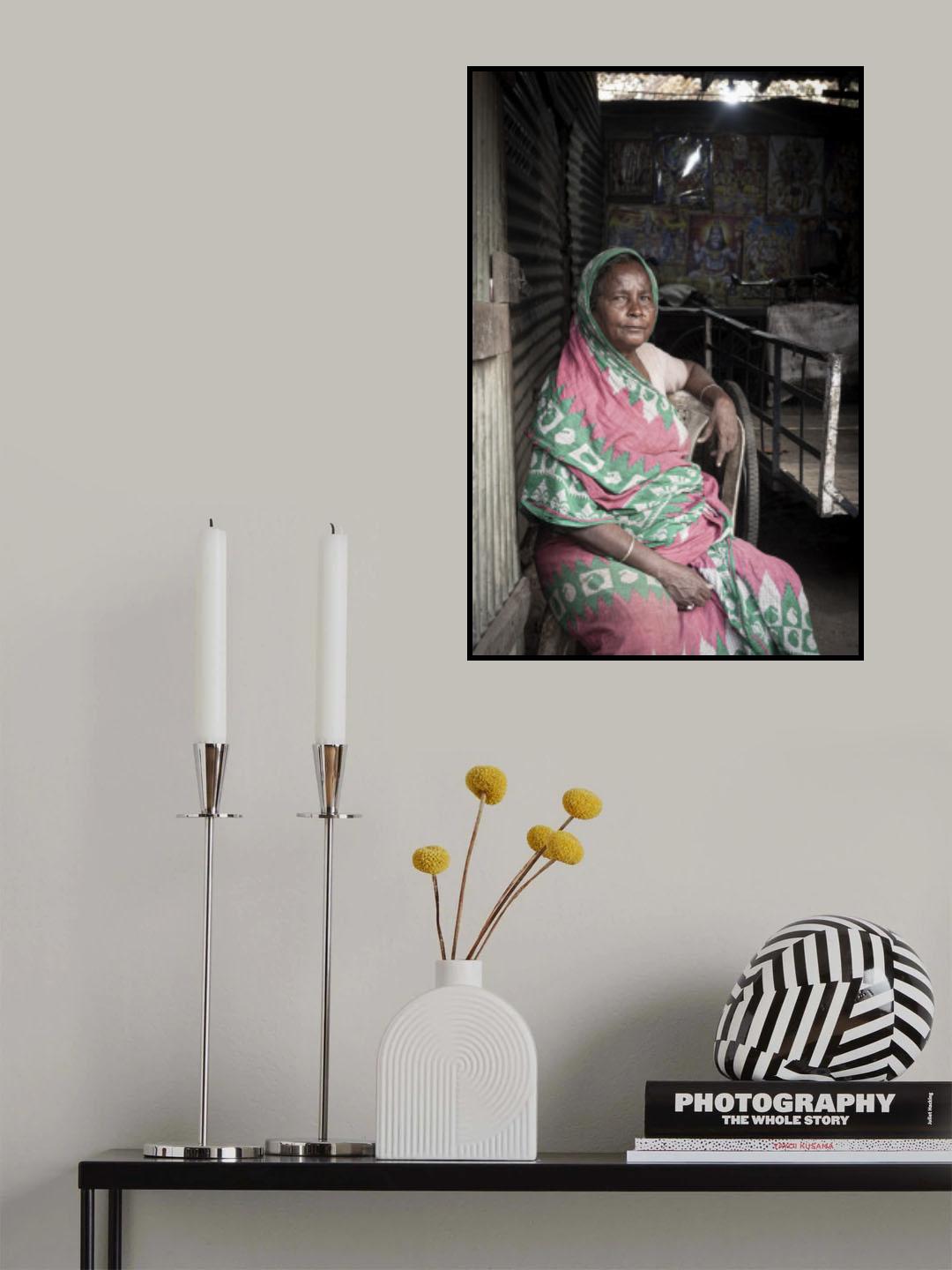 at the door of her house, Mallick Ghat, Kolkata Poster och Canvastavla