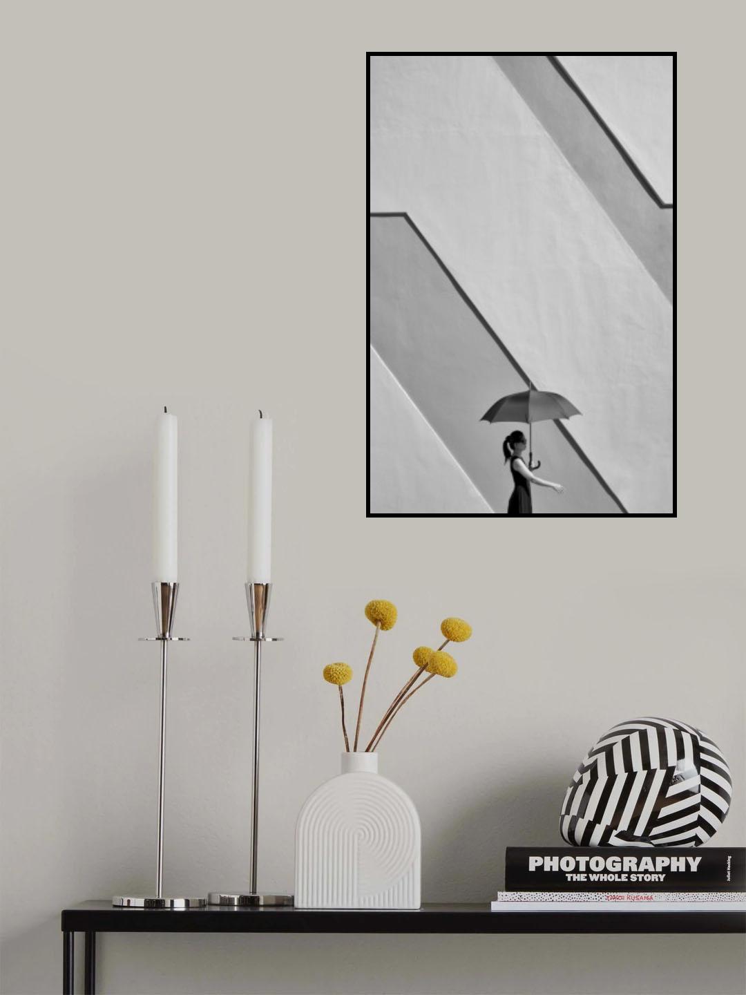 Woman with Umbrella Poster och Canvastavla