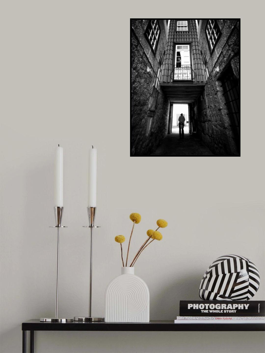The eyes that follow your steps Poster och Canvastavla