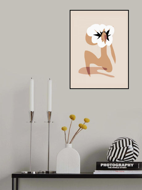 White Floral In Nude Poster och Canvastavla