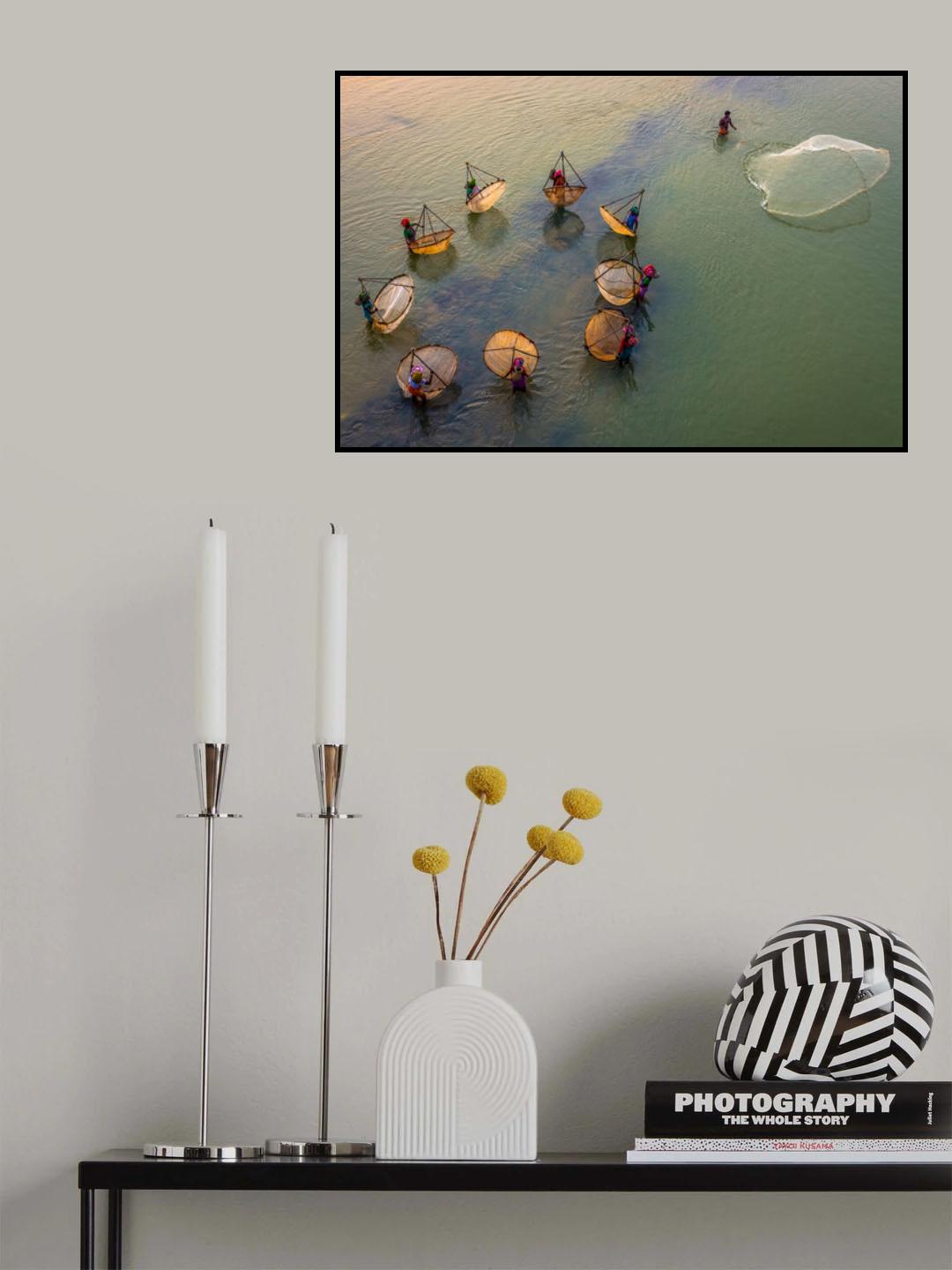 Fisher Women Catching Fishes Poster och Canvastavla