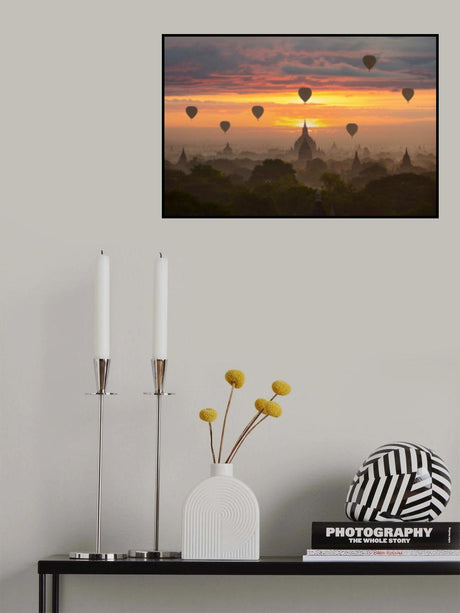 Bagan, balloons flying over ancient temples Poster och Canvastavla