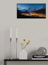Small Town under Snow Mountain Poster och Canvastavla