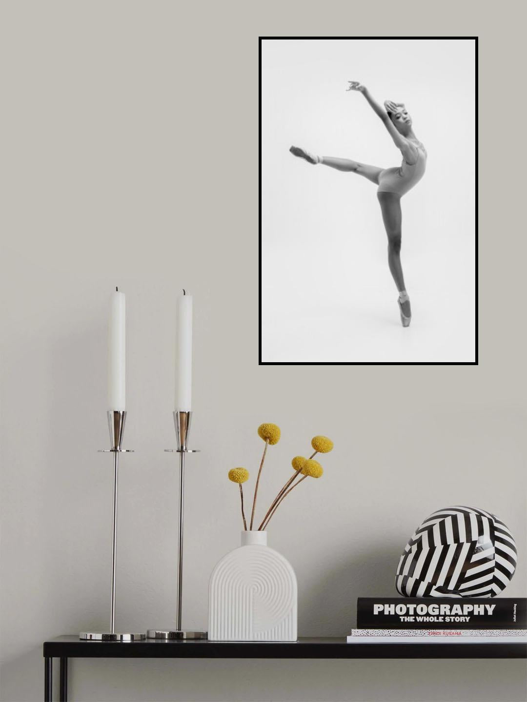 Twisted Ballerina Poster och Canvastavla