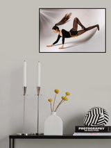Girl in cyclorama Poster och Canvastavla
