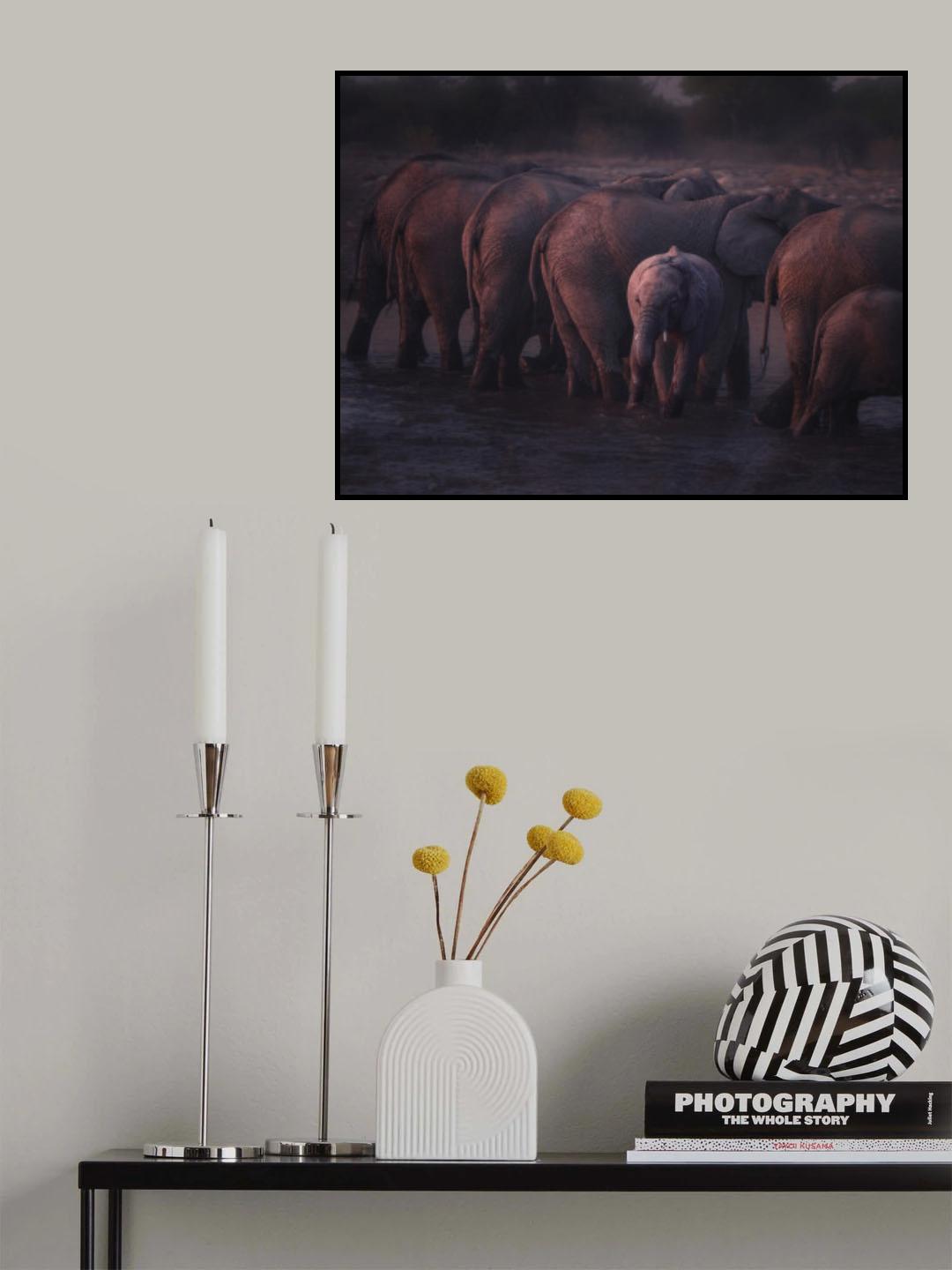 Alone Turning Around Poster och Canvastavla