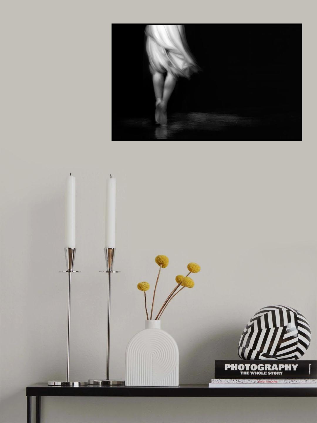 She moved Poster och Canvastavla