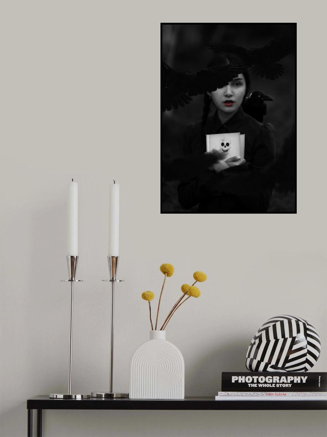 Girl Raven Black and White Poster och Canvastavla