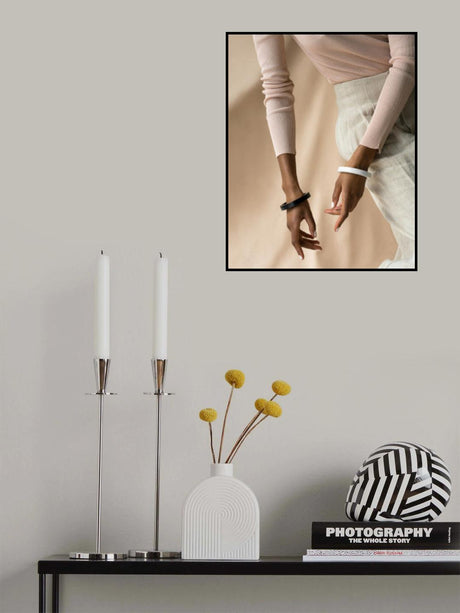 Hands Posing Poster och Canvastavla