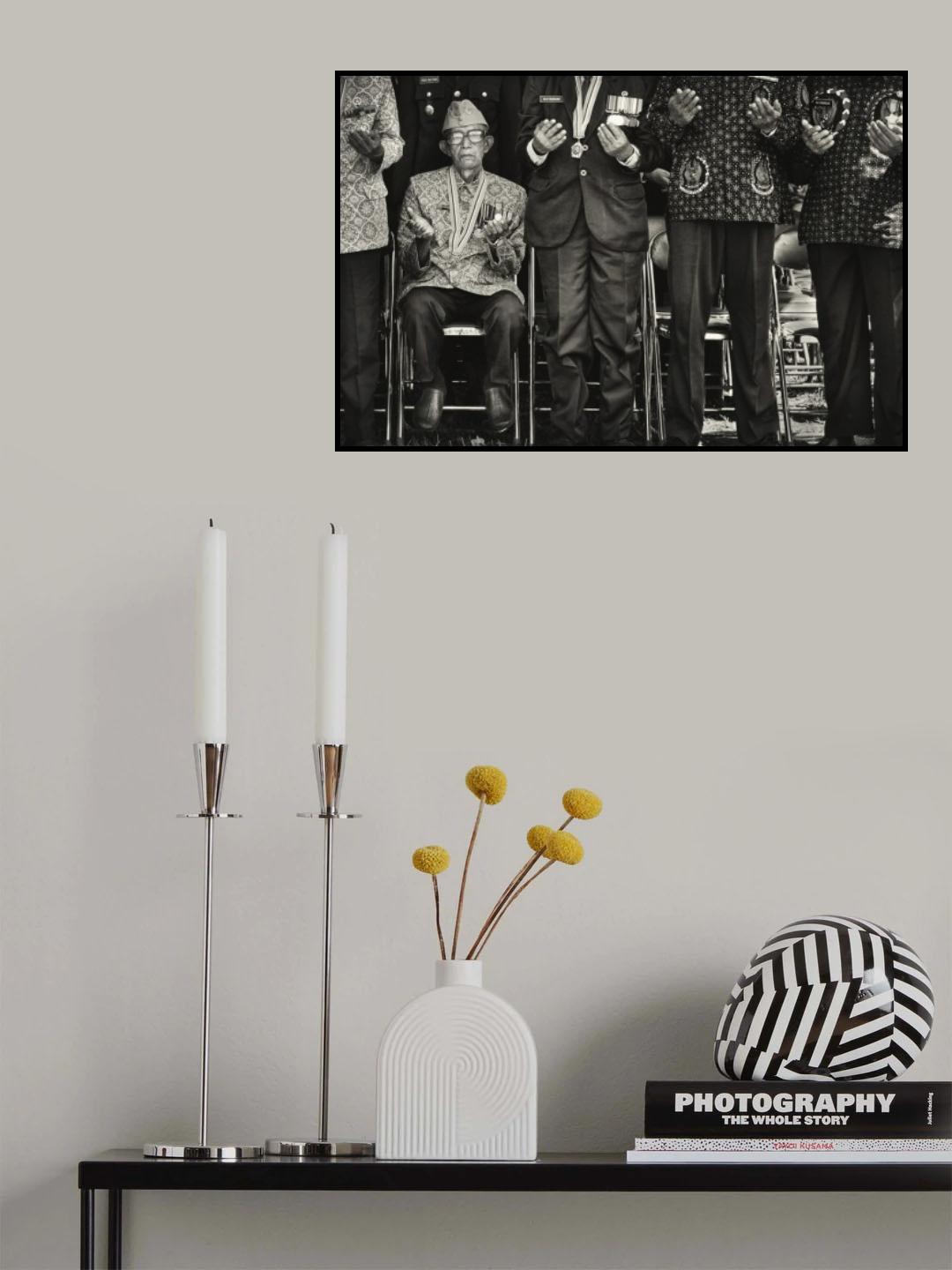 Praying Veteran Poster och Canvastavla