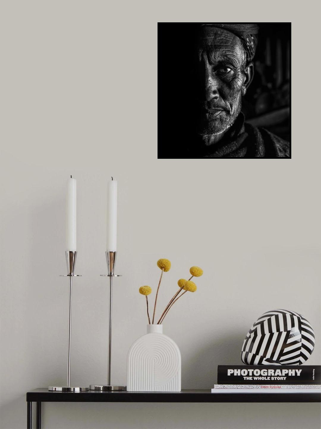 Face in dark Poster och Canvastavla