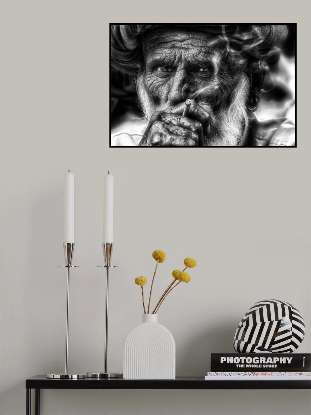 The older smoker Poster och Canvastavla