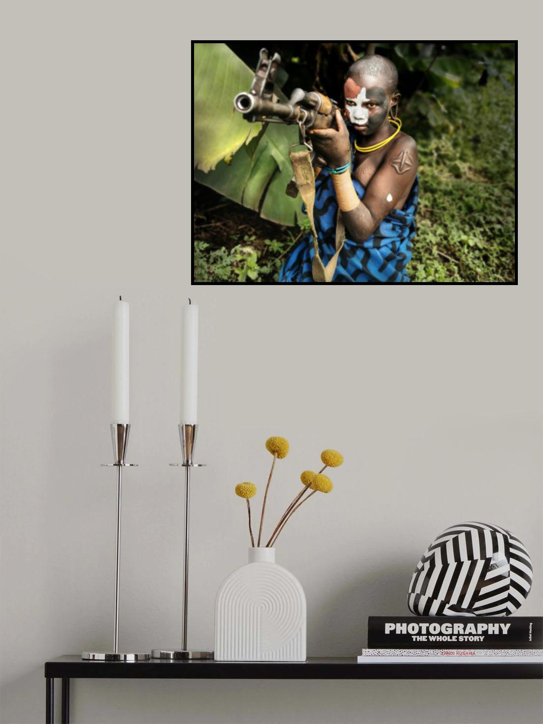 Surma girl with AK47 Poster och Canvastavla