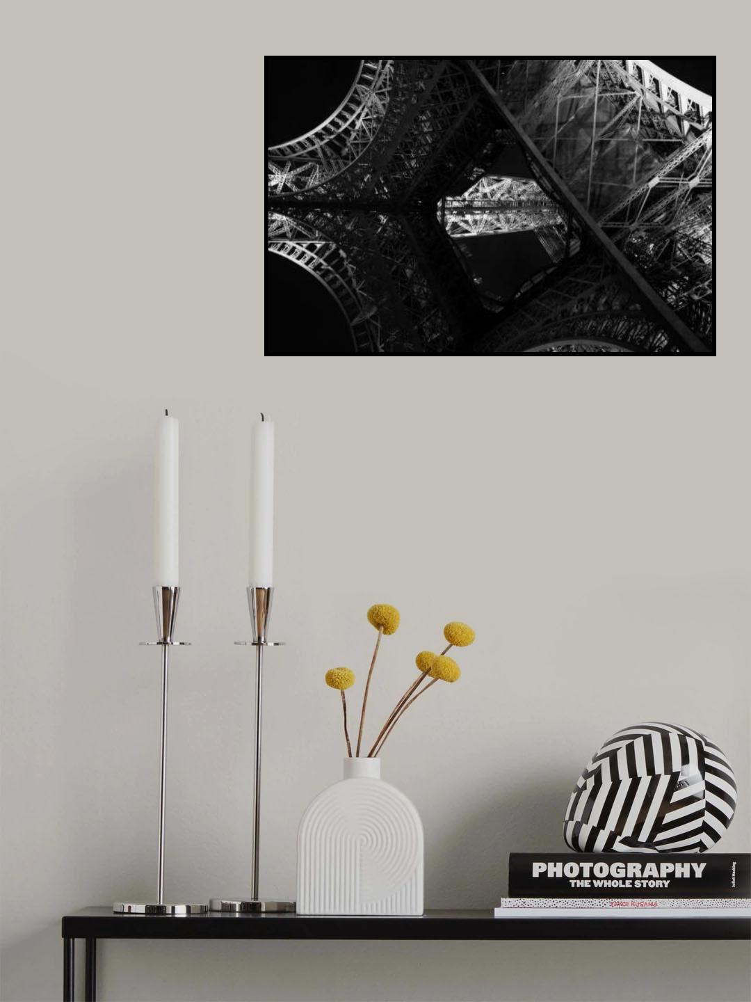 Eiffel. A perspective Poster och Canvastavla