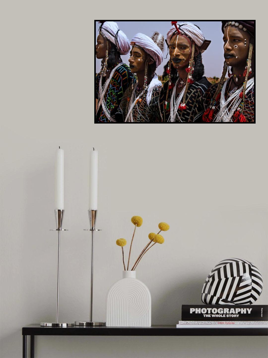 Posing before going to dance to the gerewol festival - Niger Poster och Canvastavla