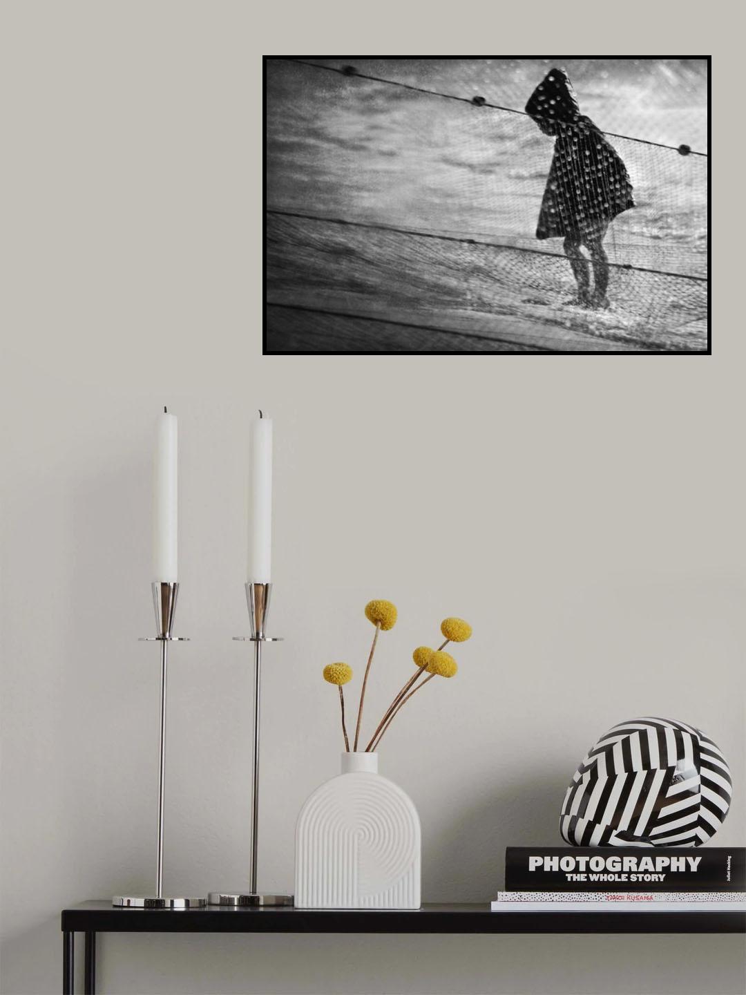 Rainy child at the sea Poster och Canvastavla