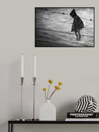 Rainy child at the sea Poster och Canvastavla