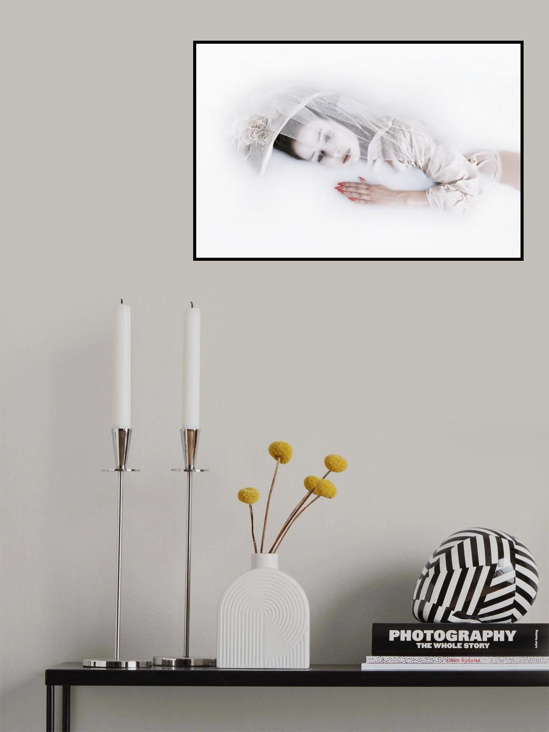 A lady in a milk bath Poster och Canvastavla