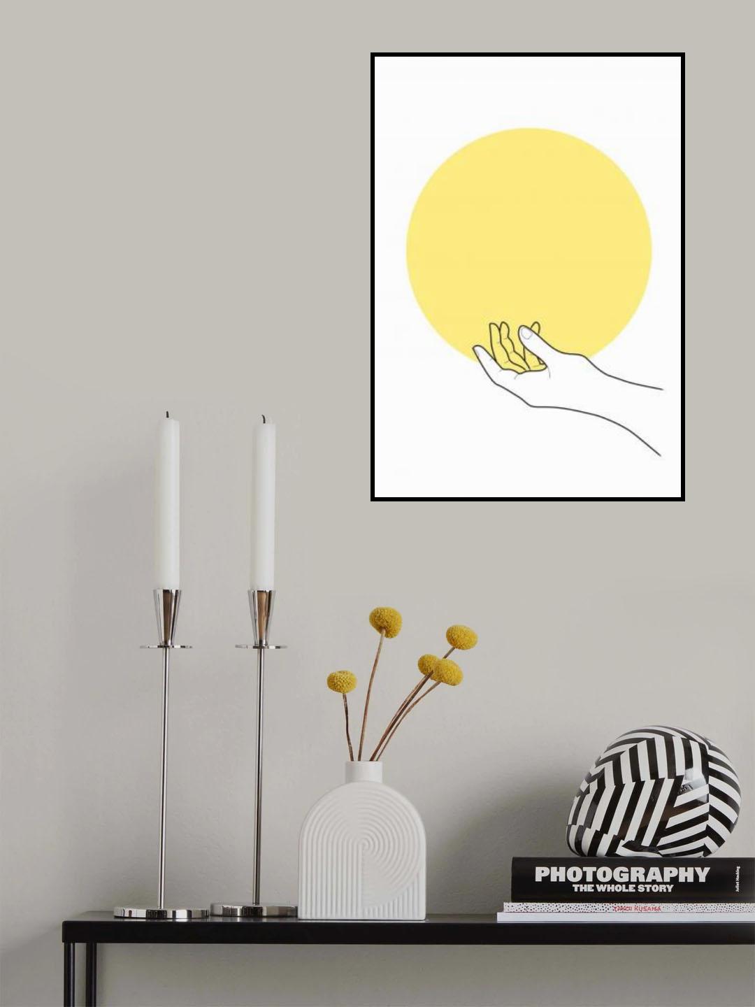 Sun in Hand Poster och Canvastavla