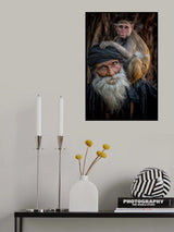 Monkey &amp; Sadhu Poster och Canvastavla