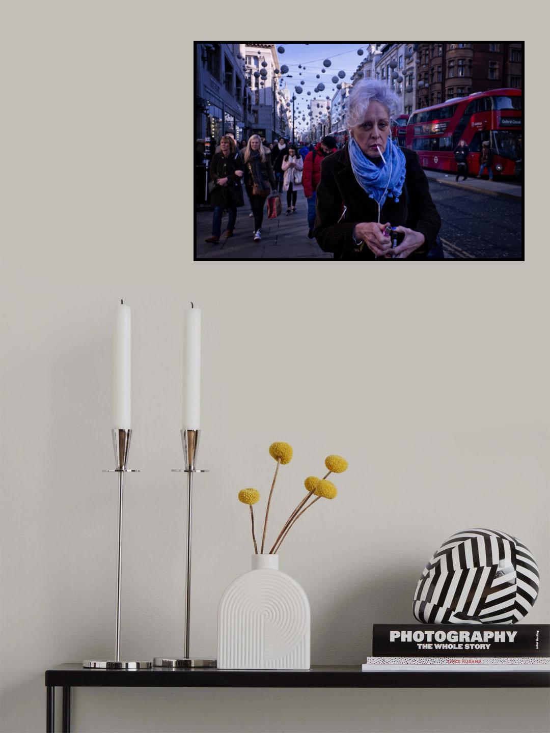 The woman with the blue scarf Poster och Canvastavla